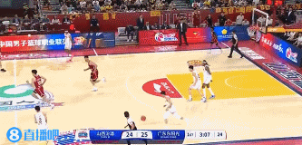 我不光能防守！黄荣奇反击一条龙对抗打成2+1！杜锋拍头鼓励！